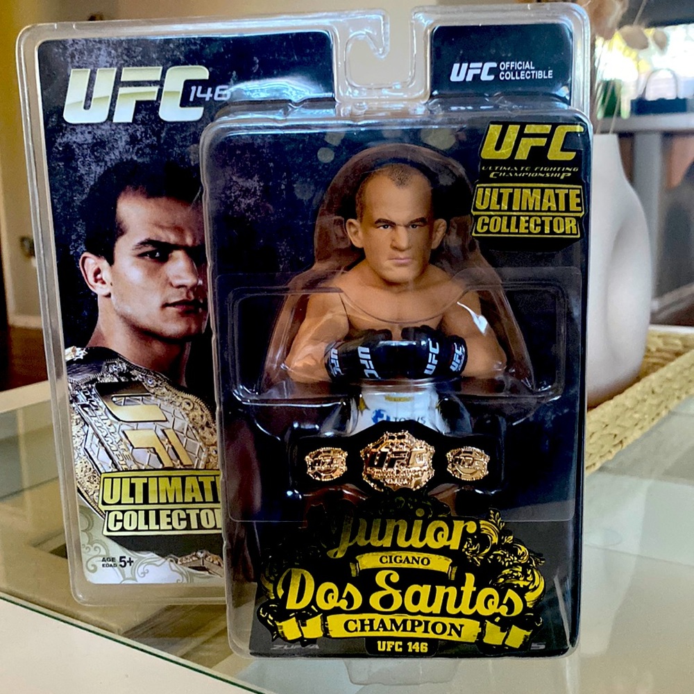 UFC Junior Dos Santos Ultimate Collector figure